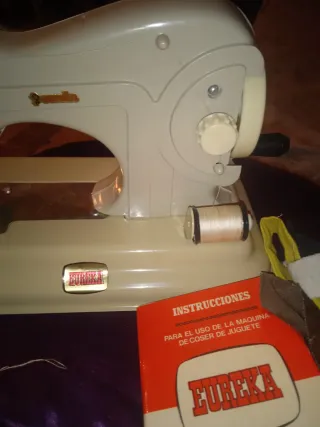 Máquina de coser infantil Annabella Eureka