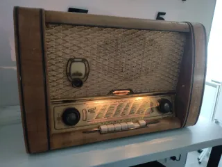 Radio antigua válvulas Telefunken Violetta W 303 F