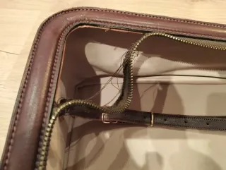 Maletín de piel marrón