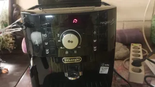 Cafetera DeLonghi Magnifica S Negra
