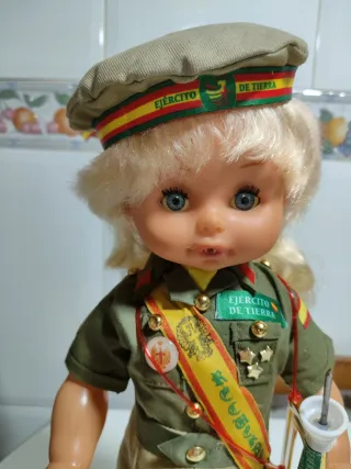 Muñeca funcionando  mili militar Ejercito