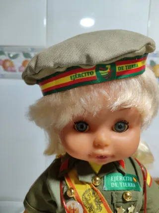 Muñeca funcionando  mili militar Ejercito