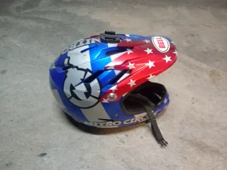 Casco Bell Nitro Circus Estrellas y Rayas