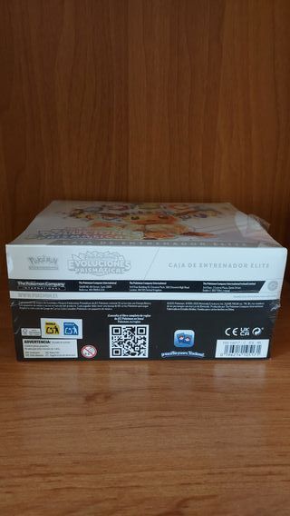 Set Allenatore Pokémon Eevee Evoluzioni Prismati