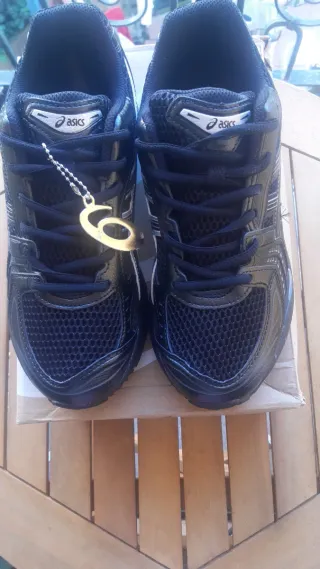 Asics Gel Kayano 14 Negro/Plata