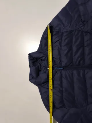 Cazadora azul marino acolchada