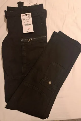 Vaqueros cargo slim ZARA negros talla M