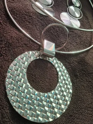 Conjunto Collar y Pendientes Plateados