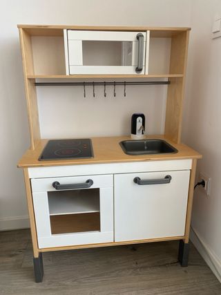 Cocina Infantil Montessori con grifo