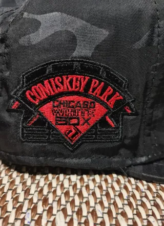 Gorra New Era 59Fifty Negra y Roja Talla 7.1/2