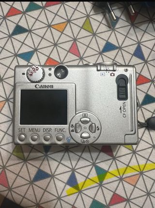 Cámara Digital Canon IXUS 400 Plata