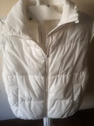 Chaleco blanco acolchado oversize