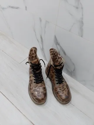 Botas con estampado de leopardo