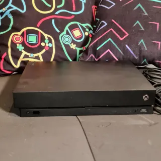 Xbox One X Completa Negra