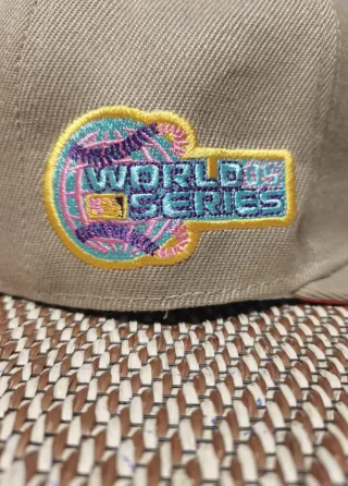 Gorra New Era 59Fifty Beige Bordada Talla 7.1/4