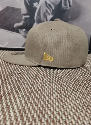 Gorra New Era 59Fifty Beige Bordada Talla 7.1/4