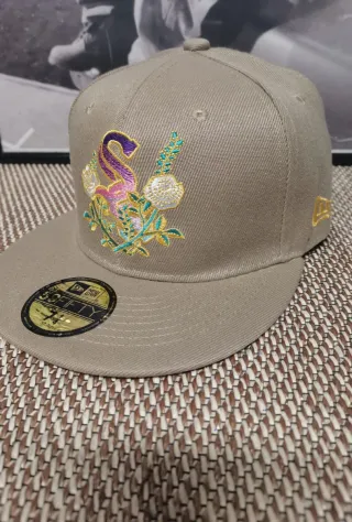 Gorra New Era 59Fifty Beige Bordada Talla 7.1/4