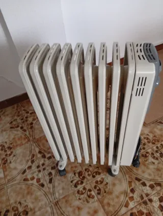 Calefactor Eléctrico Radiador DeLonghi
