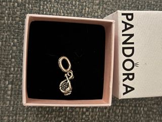 Pandora Charm Rosa Bella Plata y Amarillo