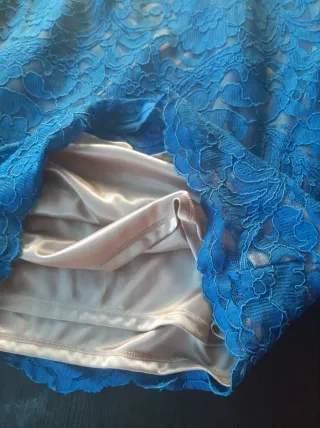 Vestido azul de renda