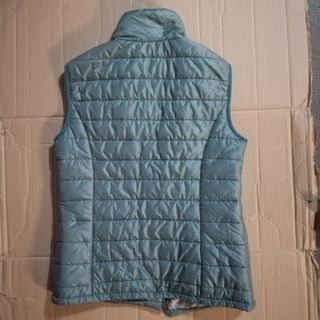 Plumón blanco con capucha