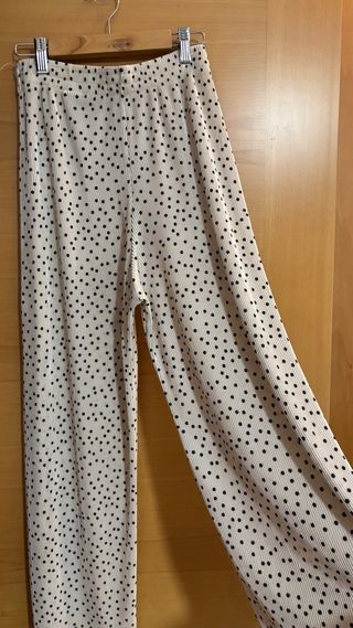 Pantalón ancho satinado de lunares