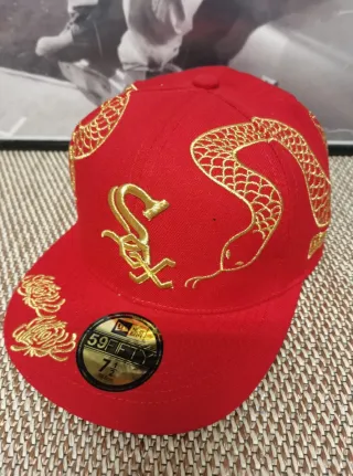Gorra New Era 59Fifty Roja y Dorada Talla 7.1/2