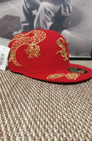 Gorra New Era 59Fifty Roja y Dorada Talla 7.1/2