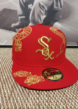 Gorra New Era 59Fifty Roja y Dorada Talla 7.1/2