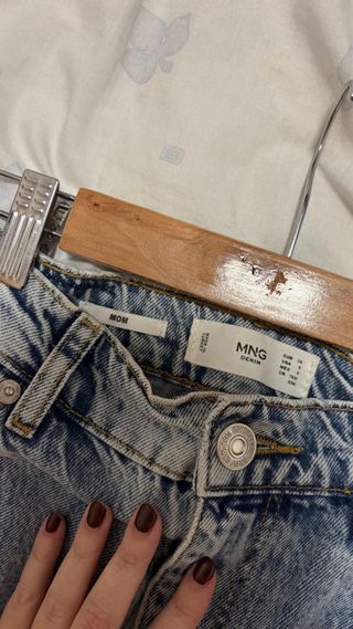 Pantalón vaquero mom Mango azul