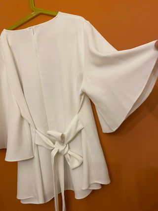 Blusa Zara blanca manga acampanada