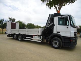 Mercedes ACTROS 25B 32-CAMIONES PORTAMAQUINARIAS