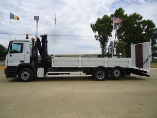 Mercedes ACTROS 25B 32-CAMIONES PORTAMAQUINARIAS