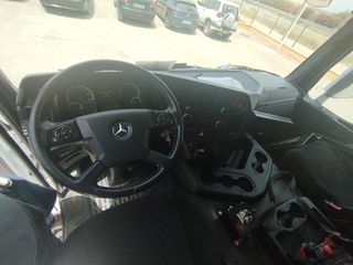 Mercedes ANTOS 18 32-CAMIONES GANCHO CON GRUA