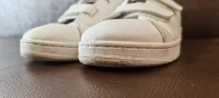 Sneakers bianche con velcro