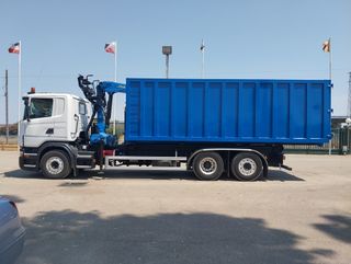 Scania G 440-CAMIONES GANCHO CON GRUA