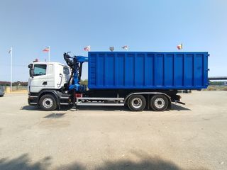 Scania G 440-CAMIONES GANCHO CON GRUA