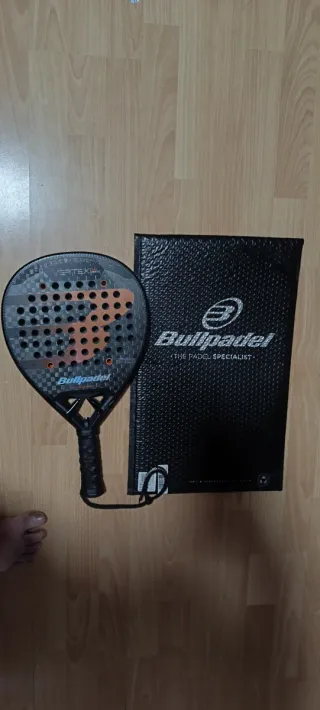 Pala Bullpadel Vertex 4 Hybrid