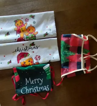 Lotto 2 straccetti + grembiule natalizio