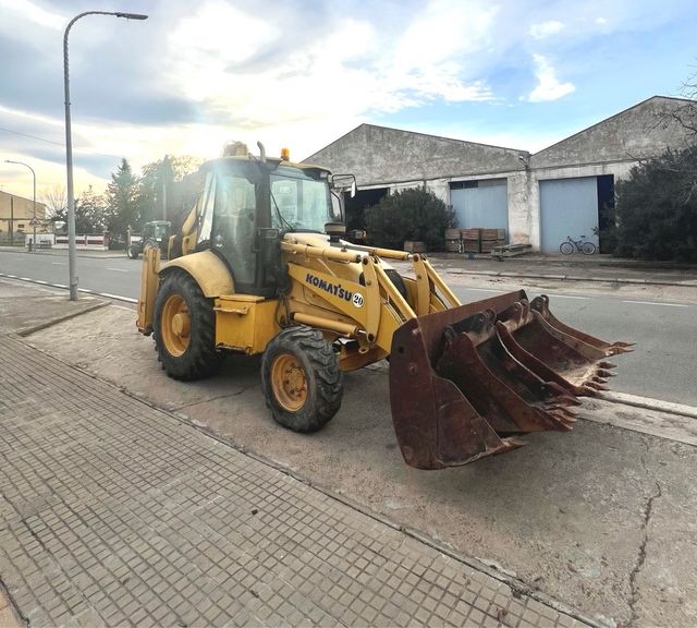 Retroexcavadora Komatsu WB 97R-2