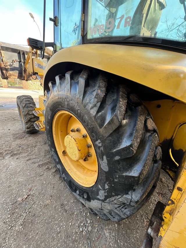 Retroexcavadora Komatsu WB 97R-2