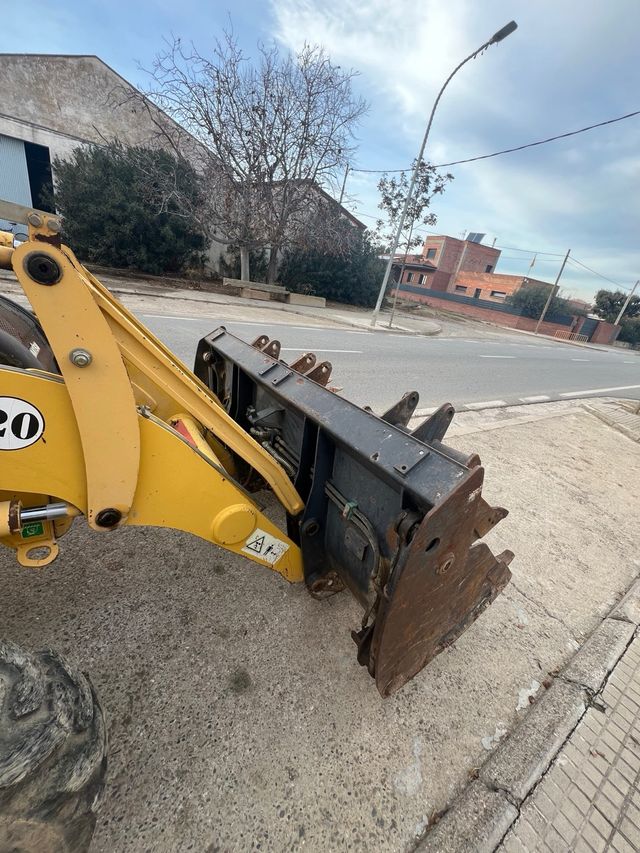 Retroexcavadora Komatsu WB 97R-2