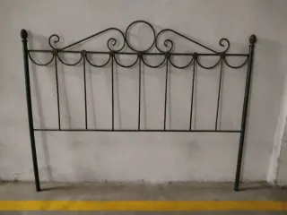 Cabecero de forja negro y dorado 150