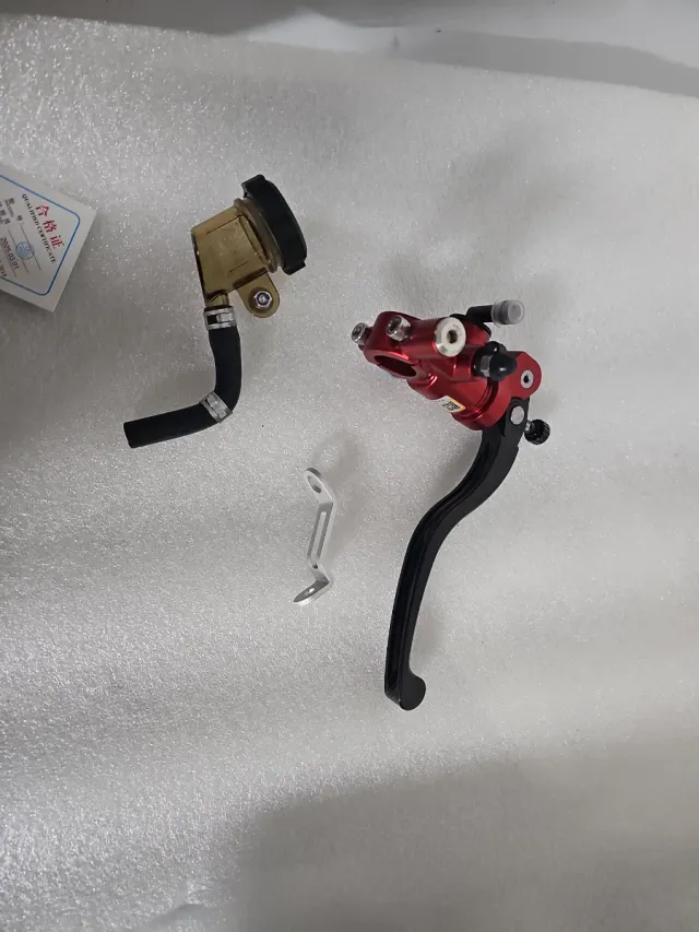 Maneta de freno roja y negra