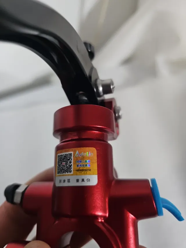 Maneta de freno roja y negra