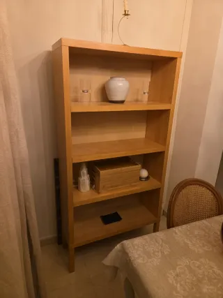 Estantería de madera