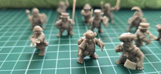 12 Miniature Halfling + 12 Basi