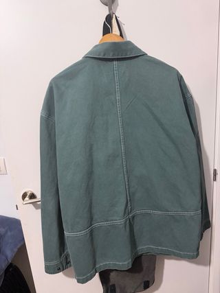 Chaqueta Zara Verde Talla L sin estrenar.