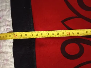 Vestido rojo con dibujo negro manga francesa