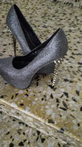 Zapatos de tacón fiesta plateados